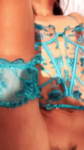 人妻蓝色性感蕾丝丝袜